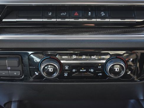 Used 2024 Chevrolet Silverado 2500 LT image 28