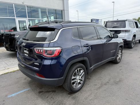 Used 2020 Jeep Compass Latitude w/ Cold Weather Group AWD/4WD image 3