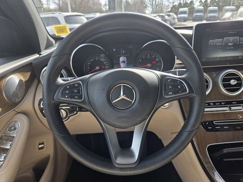 Used 2018 Mercedes-Benz GLC 300 4MATIC image 18