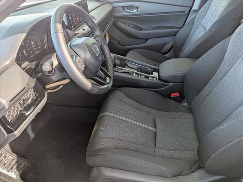 Used 2025 Honda Accord Sport image 4