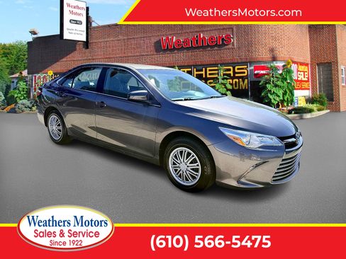 Used 2016 Toyota Camry LE FWD image 1