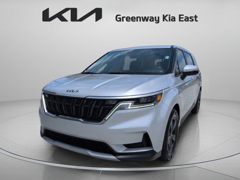 Certified 2023 Kia Carnival LX FWD image 10
