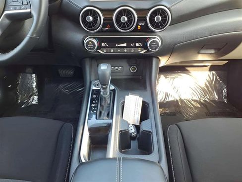 Used 2021 Nissan Sentra SV w/ Lighting Package image 11
