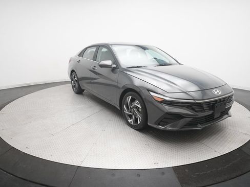 Used 2024 Hyundai Elantra Limited FWD image 36