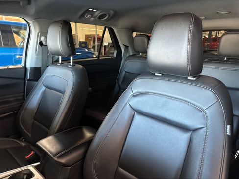 Used 2023 Ford Explorer XLT w/ Equipment Group 202A AWD/4WD image 24