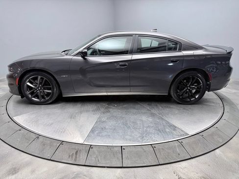 Used 2017 Dodge Charger R/T w/ Blacktop Package RWD image 8