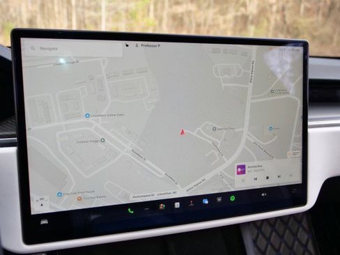 Used 2021 Tesla Model S Plaid image 8