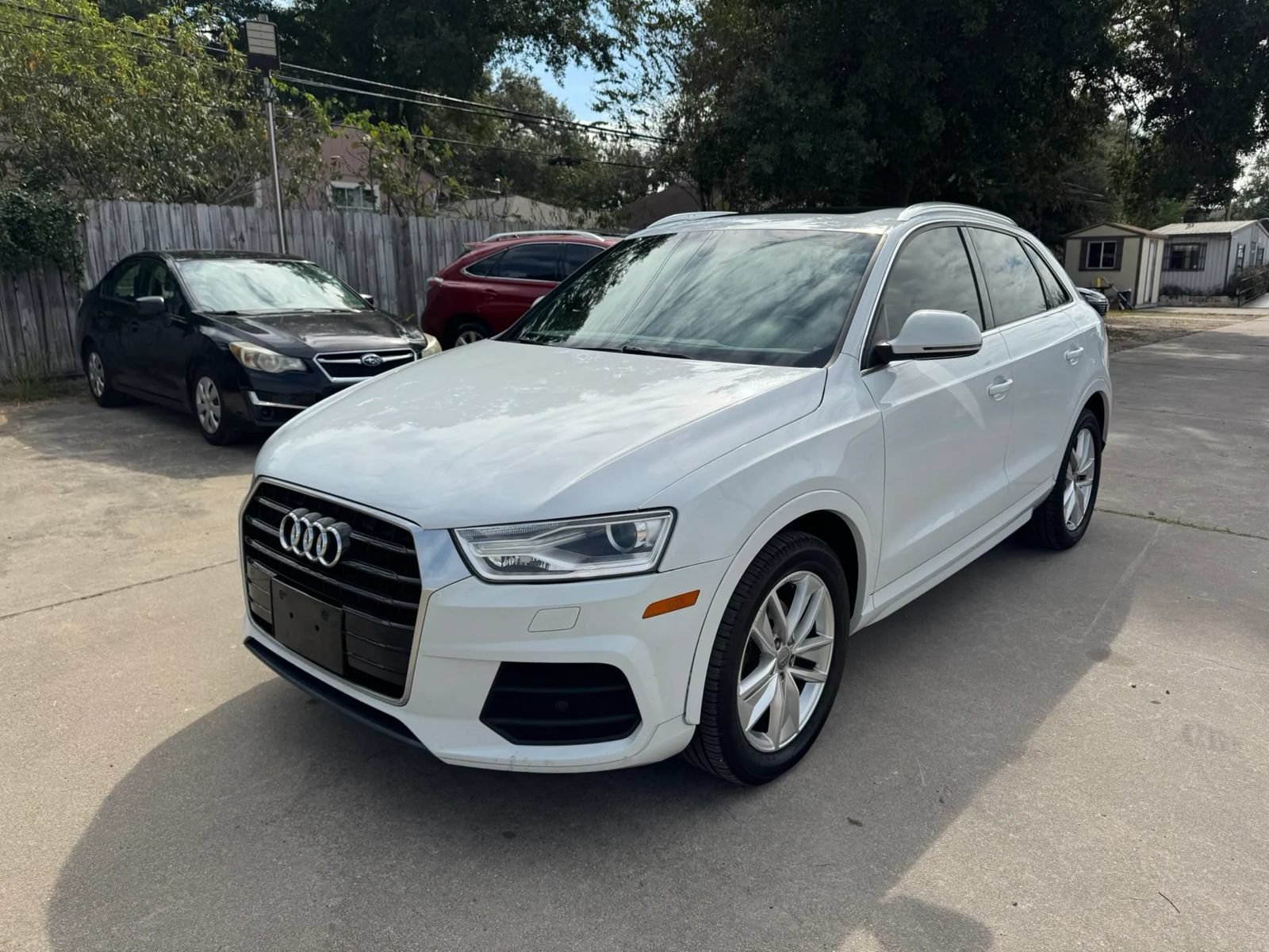 Used 2016 Audi Q3 2.0T Premium Plus w/ Technology Package FWD image 2