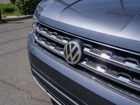 Used 2018 Volkswagen Atlas SEL FWD image 3