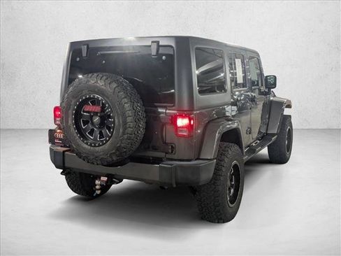 Used 2017 Jeep Wrangler Unlimited Sahara w/ Max Tow Package image 5