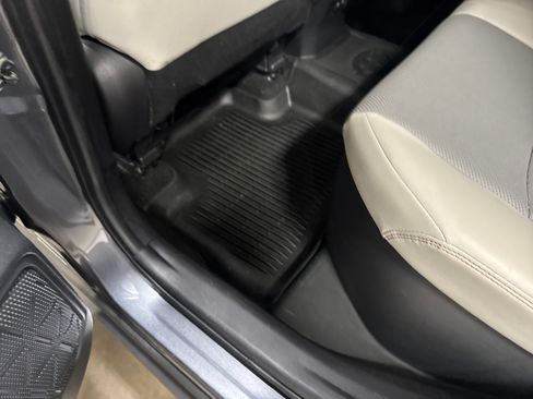 Used 2019 Toyota RAV4 Limited AWD/4WD image 31