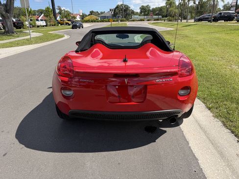 Used 2008 Pontiac Solstice Convertible w/ Preferred Package RWD image 3
