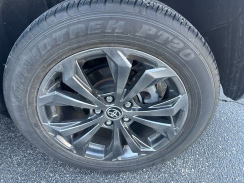 Used 2023 Toyota RAV4 XLE Premium image 13