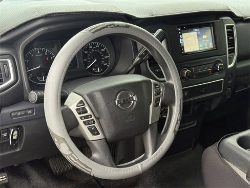 Used 2017 Nissan Titan S image 22