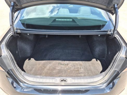 Used 2024 Nissan Altima 2.5 SV FWD image 6