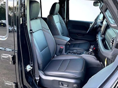 New 2026 Jeep Gladiator Sport image 8