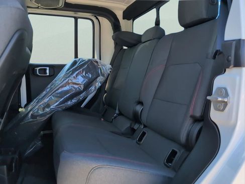 New 2026 Jeep Gladiator Rubicon w/ Safety Group AWD/4WD image 31