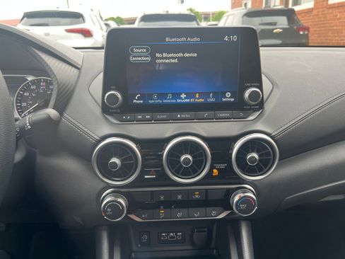 Used 2025 Nissan Sentra SV FWD image 17