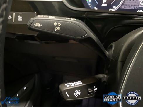 Used 2023 Audi e-tron Premium Plus w/ Premium Plus Package image 37