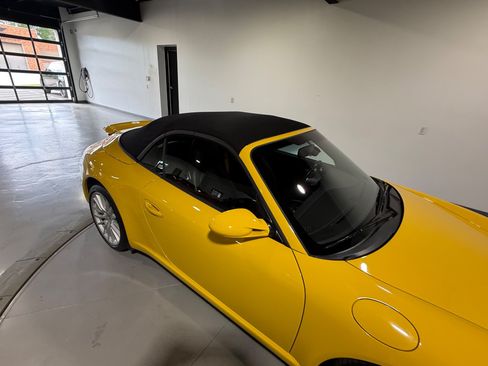 Used 2006 Porsche 911 Carrera RWD image 55