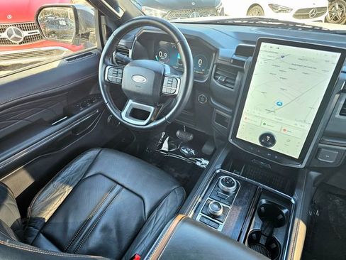 Used 2023 Ford Expedition Platinum image 32