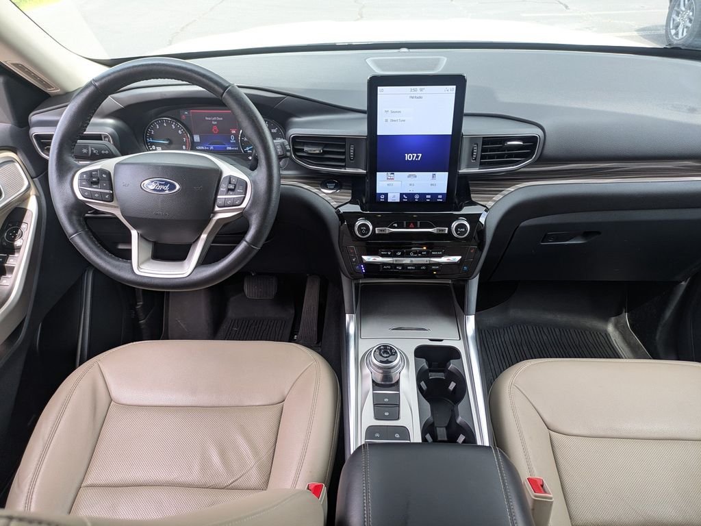 Used 2023 Ford Explorer Limited w/ Limited Technology Package RWD image 18