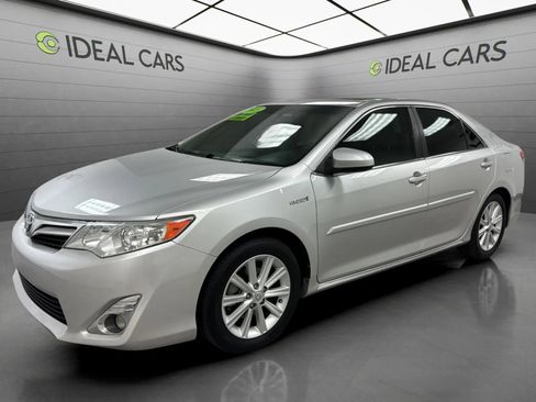 Used 2013 Toyota Camry XLE w/ Leather Pkg FWD image 1