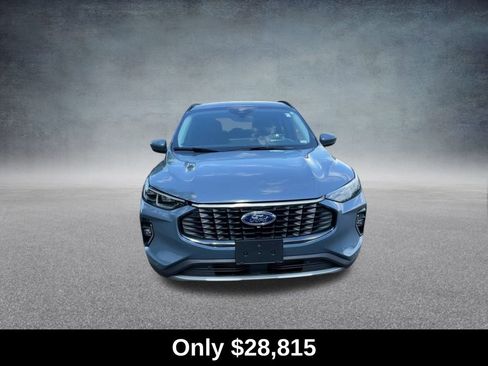 Used 2023 Ford Escape Platinum w/ Premium Technology Package image 4