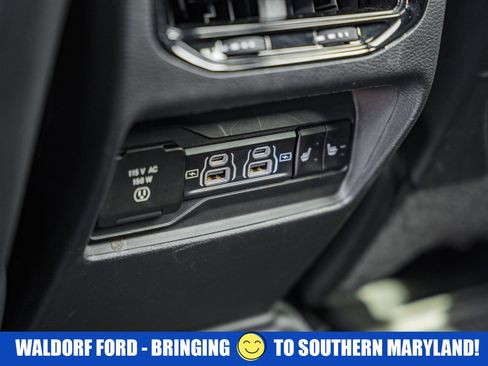 Used 2023 Jeep Grand Cherokee Overland image 41