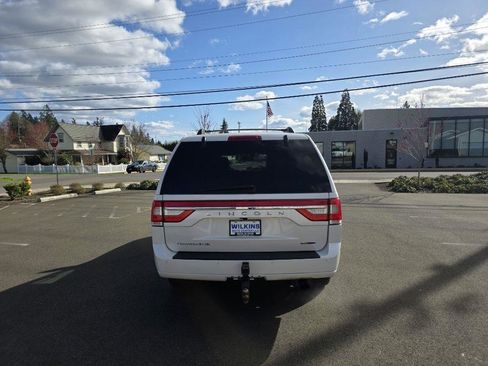 Used 2015 Lincoln Navigator 4WD image 6