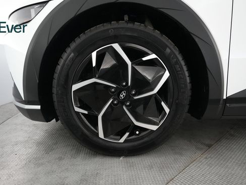Used 2024 Hyundai Ioniq 5 SEL RWD image 19