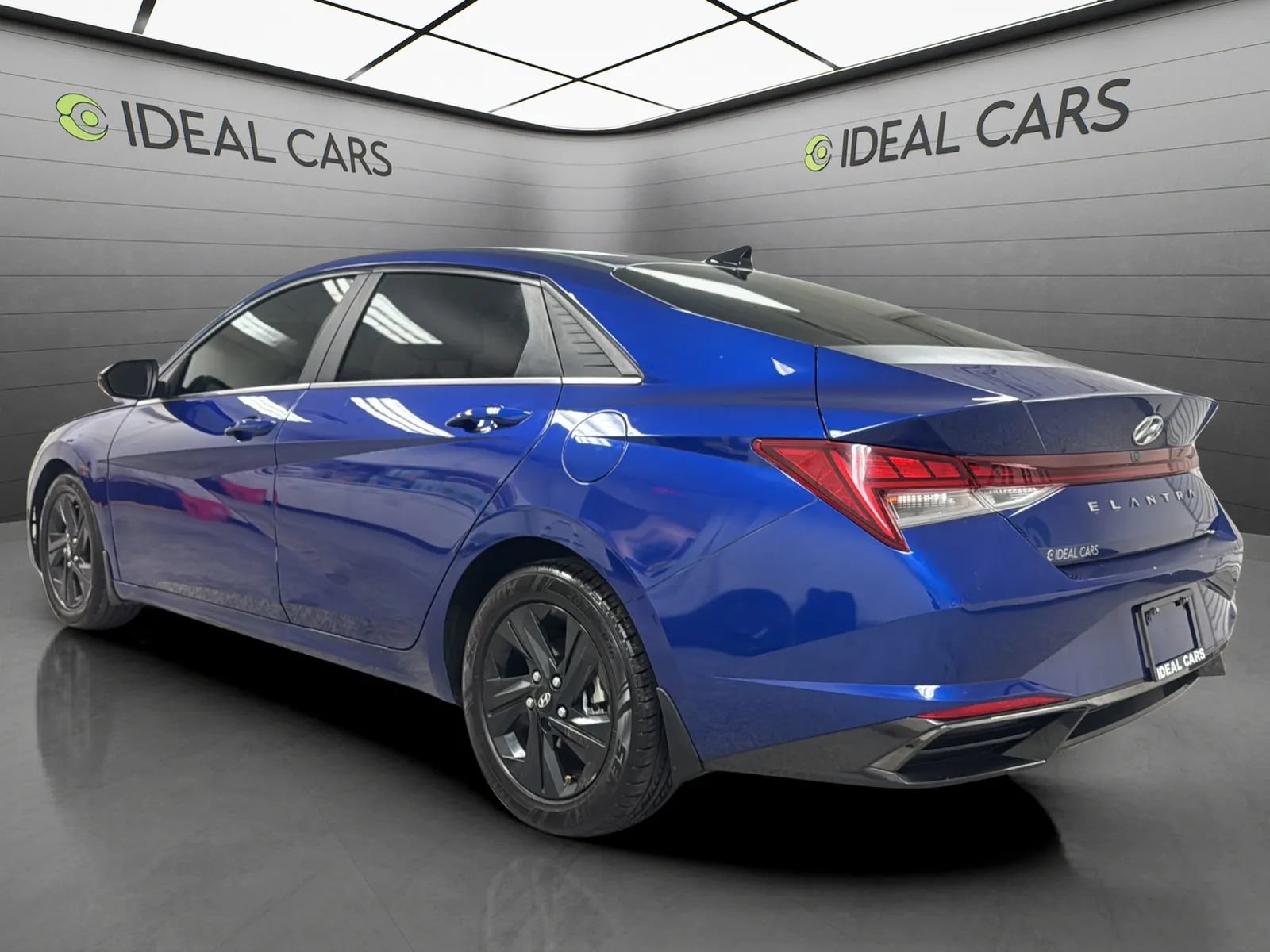 Used 2021 Hyundai Elantra SEL w/ Convenience + Premium Package FWD image 7