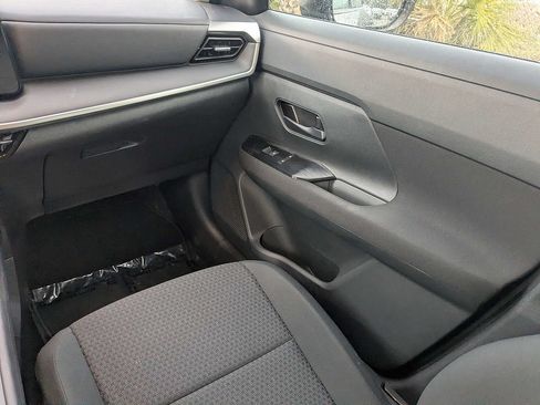Used 2025 Nissan Kicks S AWD/4WD image 17