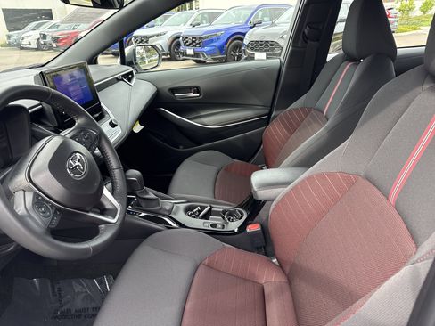 Used 2025 Toyota Corolla SE image 12