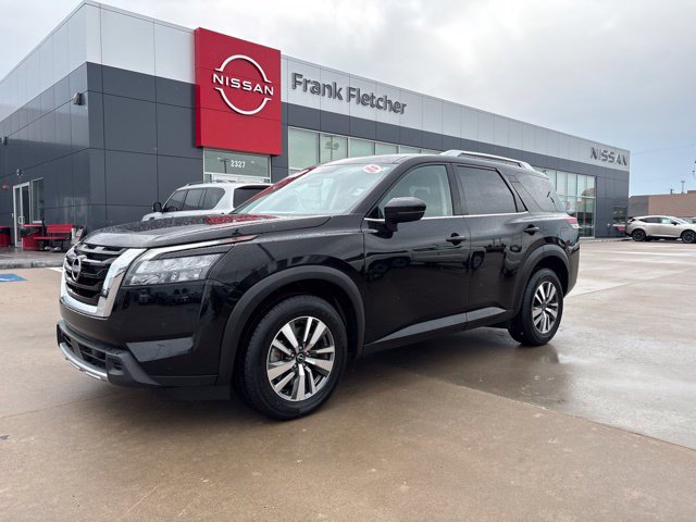 Used 2025 Nissan Pathfinder SL AWD/4WD image 1