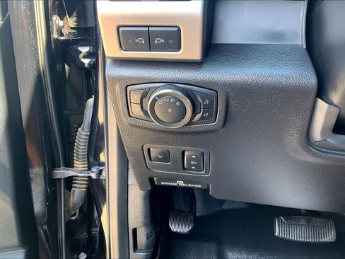 Certified 2020 Ford F350 Platinum AWD/4WD image 35