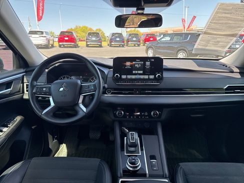 Used 2024 Mitsubishi Outlander SE FWD image 36