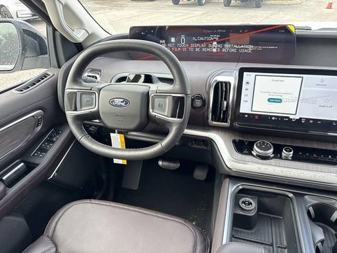 New 2026 Ford Expedition Platinum w/ Platinum Ultimate Package AWD/4WD image 13
