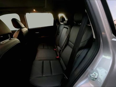 Used 2024 Nissan Rogue SV w/ SV Premium Package image 16