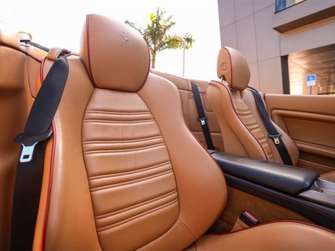 Certified 2014 Ferrari California image 43