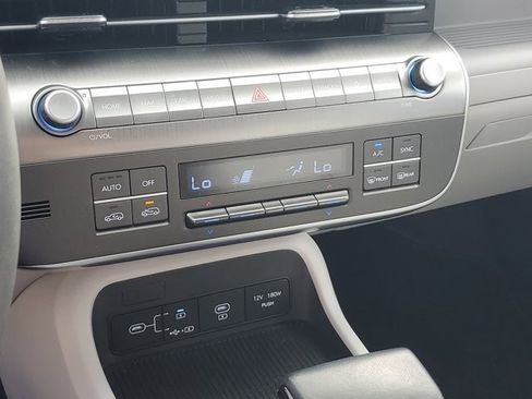 Used 2025 Hyundai Kona SEL FWD image 25