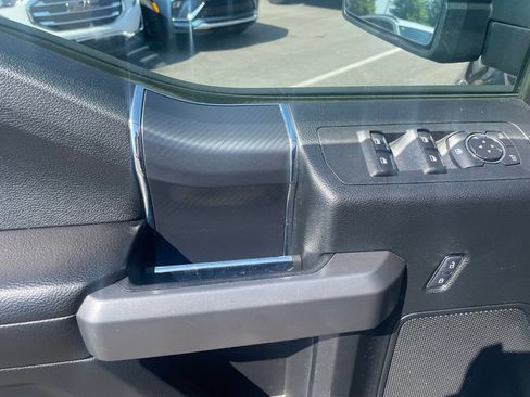 Used 2019 Ford F150 XLT w/ Equipment Group 302A Luxury AWD/4WD image 11