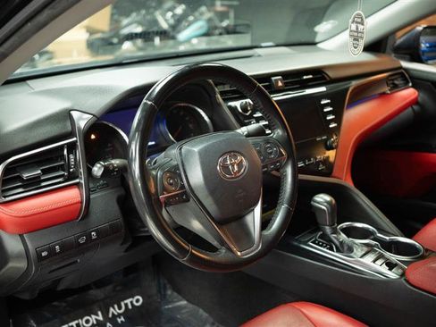 Used 2019 Toyota Camry XSE image 9