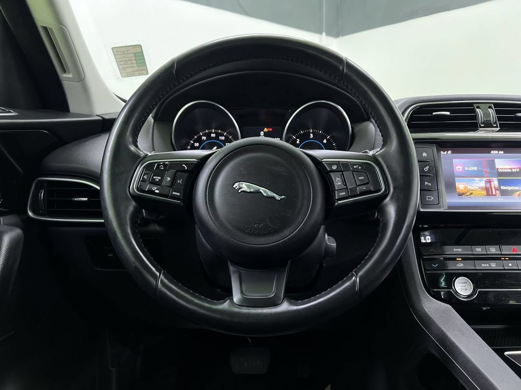 Used 2017 Jaguar F-PACE Premium AWD/4WD image 21