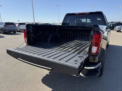 New 2026 GMC Sierra 1500 SLE w/ X31 Off-Road Package image 9