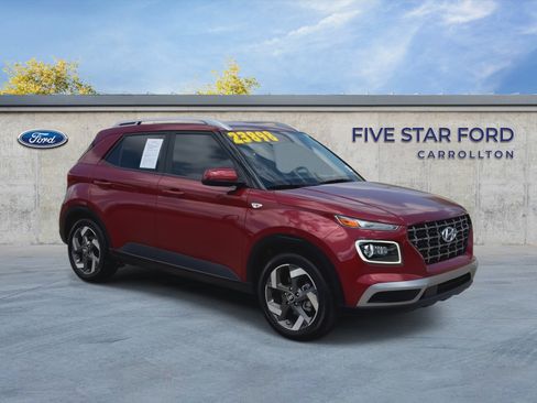 Used 2024 Hyundai Venue Limited FWD image 2