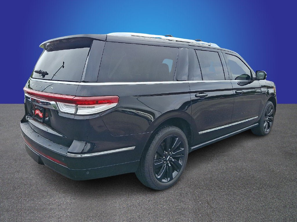 Used 2022 Lincoln Navigator L Reserve AWD/4WD image 4