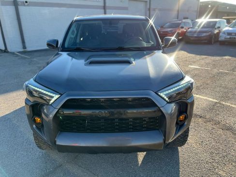 Used 2017 Toyota 4Runner SR5 AWD/4WD image 11