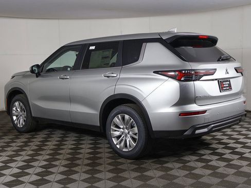 New 2026 Mitsubishi Outlander ES AWD/4WD image 9