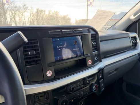 Used 2024 Ford F250 XLT image 36